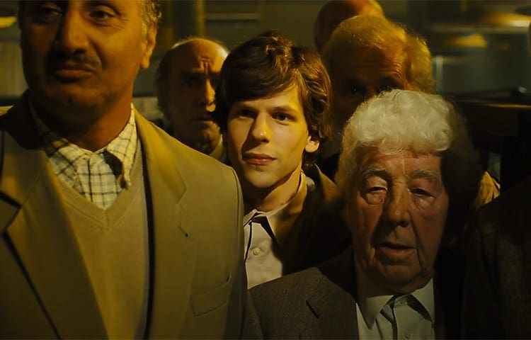 Komediální drama Dvojník / The Double v oficiálním traileru