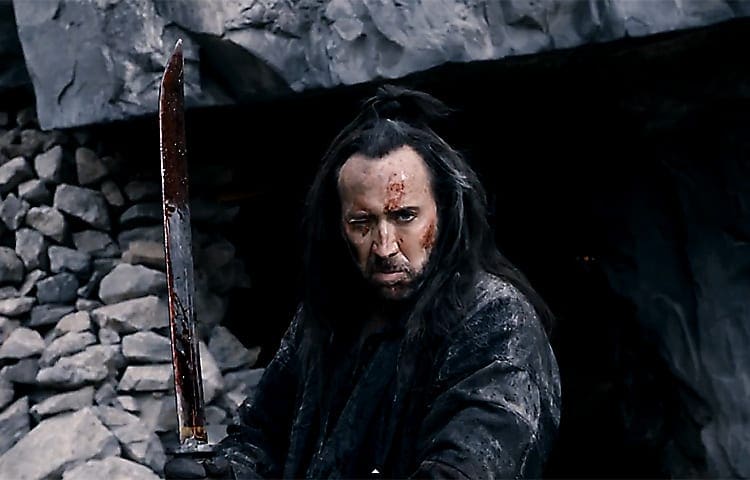 První trailer Outcast s Nicolasem Cagem a Haydenem Christensenem
