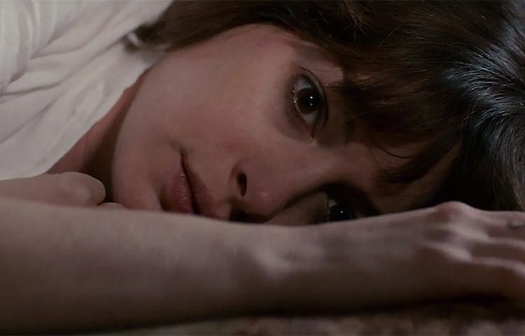 Trailer k novému akčnímu sci-fi Colossal s Anne Hathaway