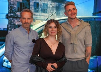 Jakub Štáfek, Jan Révai a Pavla Gajdošíková na premiéře druhé řady seriálu Extraktoři