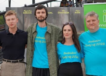 Premiéra filmu Dovolená v Českém ráji, táborák a opékání špekáčků