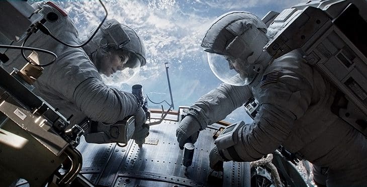 Tři trailery Gravitace ukazují nebezpečné unášení vesmírem